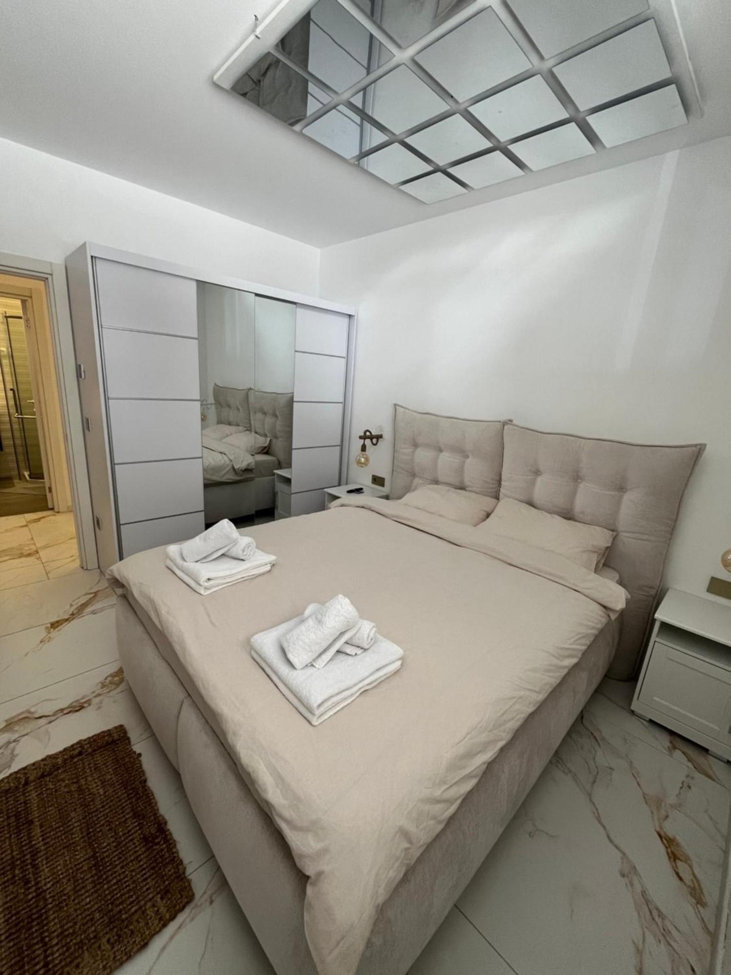 One Bedroom Apartment *